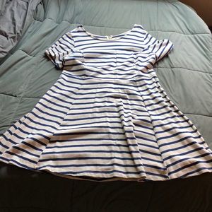 Short sleeve dress